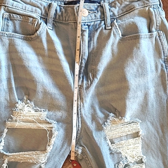 Hollister Ultra High Rise Destroyed Ripped Mom Jeans Size 26 - Picture 12 of 16